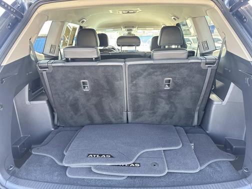 Gray 2025 Volkswagen Atlas 2.0T SE w/Technology