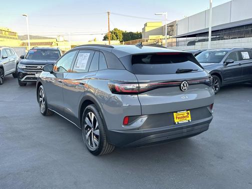 2023 Volkswagen ID.4 Pro