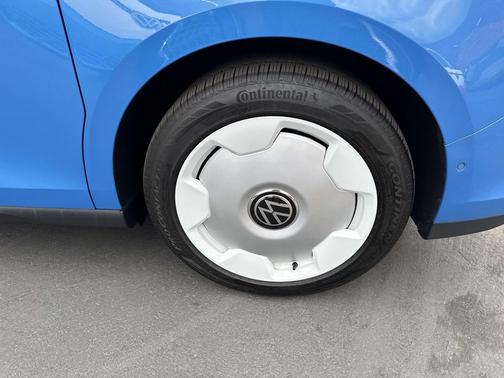 Cabana Blue 2025 Volkswagen ID. Buzz 1st Edition with 4MOTION