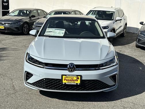 Gray 2027 Volkswagen Jetta 1.4T SE