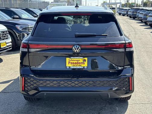 2025 Volkswagen Tiguan 2.0T SE R-Line Black 4MOTION