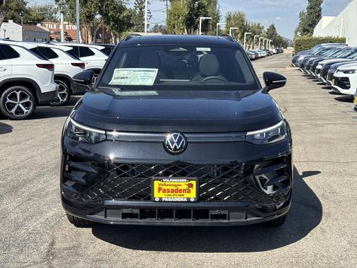 2025 Volkswagen Tiguan 2.0T SE R-Line Black 4MOTION