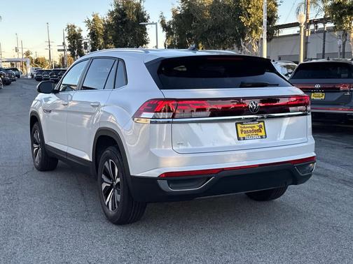 2026 Volkswagen Atlas Cross Sport 2.0T SE