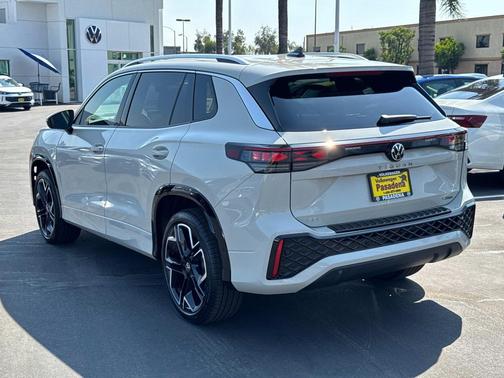 2025 Volkswagen Tiguan 2.0T SEL R-Line 4MOTION