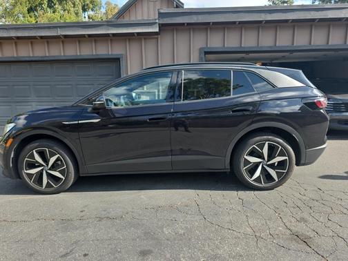 Deep Black Pearl 2023 Volkswagen ID.4 AWD Pro S