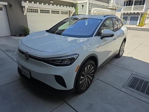 White 2025 Volkswagen ID.4 AWD Pro