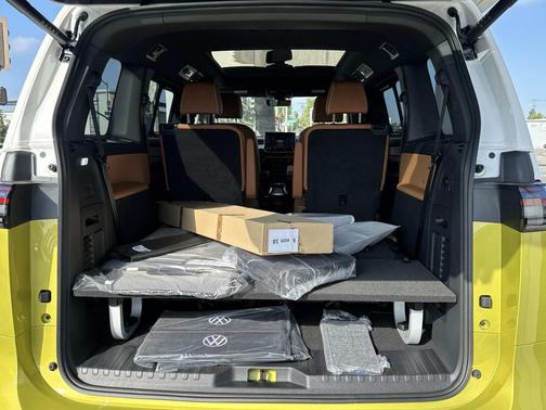 2025 Volkswagen ID. Buzz Pro S Plus with 4MOTION