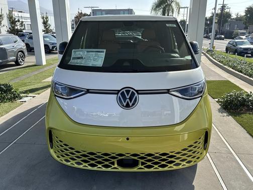 2025 Volkswagen ID. Buzz Pro S Plus with 4MOTION