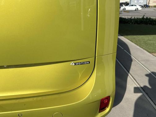 2025 Volkswagen ID. Buzz Pro S Plus with 4MOTION