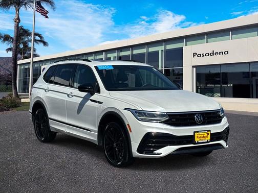 White 2022 Volkswagen Tiguan 2.0T SE R-Line Black 4MOTION