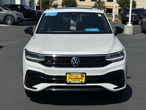 White 2022 Volkswagen Tiguan 2.0T SE R-Line Black 4MOTION