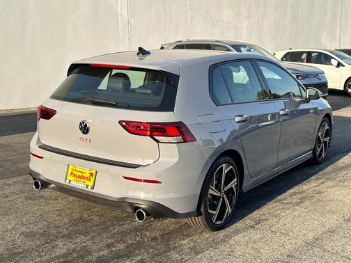 2025 Volkswagen Golf GTI 2.0T SE DSG