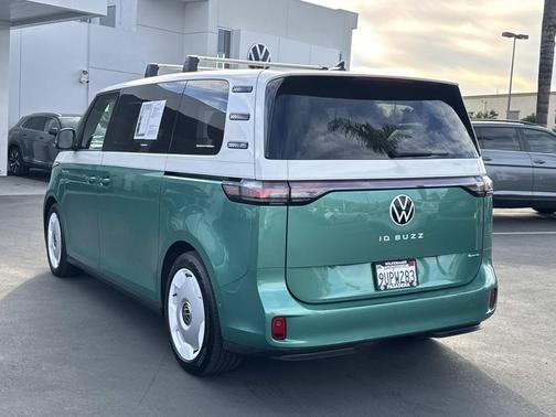 2025 Volkswagen ID. Buzz 1st Edition with 4MOTION
