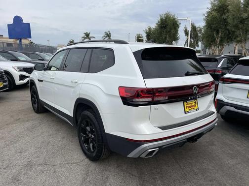 2026 Volkswagen Atlas 2.0T Peak Edition