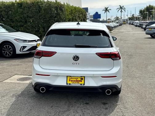 2025 Volkswagen Golf GTI 2.0T SE DSG