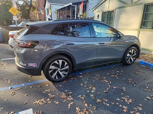 2023 Volkswagen ID.4 Pro