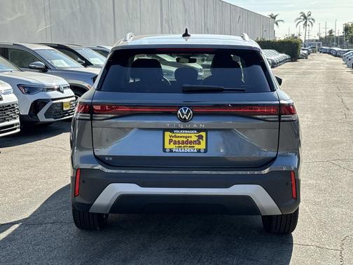 2025 Volkswagen Tiguan 2.0T SE