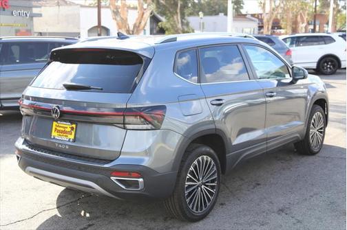 2025 Volkswagen Taos 1.5T SE