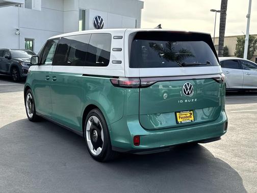 2025 Volkswagen ID. Buzz Pro S Plus
