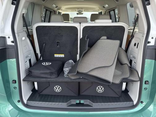 2025 Volkswagen ID. Buzz Pro S Plus