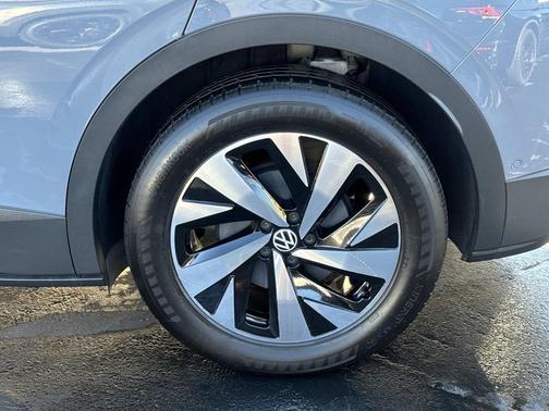 2024 Volkswagen ID.4 Pro