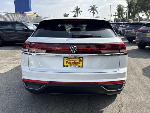 2026 Volkswagen Atlas Cross Sport 2.0T SE