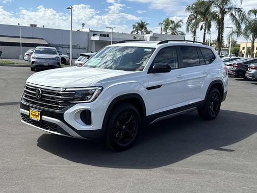 2025 Volkswagen Atlas 2.0T Peak Edition