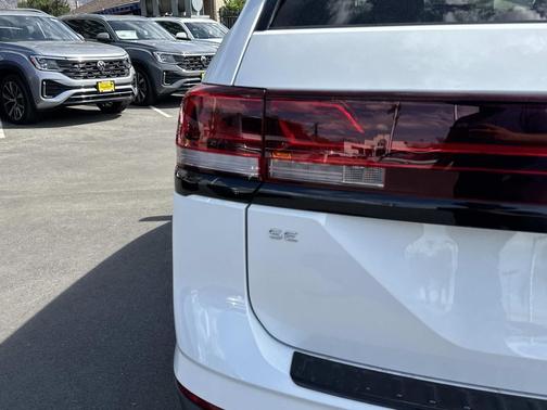 2025 Volkswagen Atlas 2.0T Peak Edition