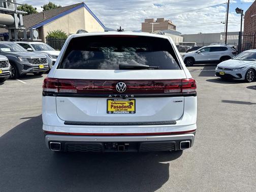2025 Volkswagen Atlas 2.0T Peak Edition