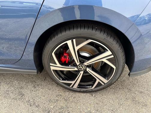 2025 Volkswagen Golf GTI 2.0T SE DSG