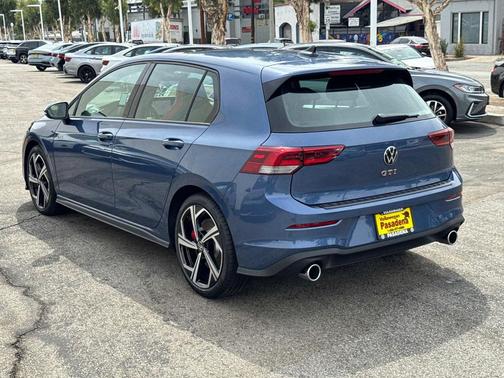 2025 Volkswagen Golf GTI 2.0T SE DSG
