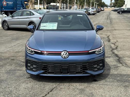 2025 Volkswagen Golf GTI 2.0T SE DSG