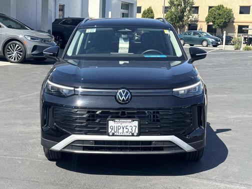 Deep Black Pearl 2025 Volkswagen Tiguan 2.0T S 4MOTION