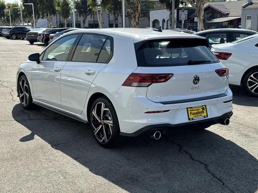 2025 Volkswagen Golf GTI 2.0T SE DSG