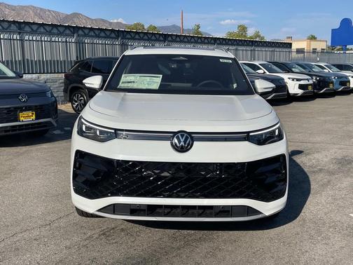 2025 Volkswagen Tiguan 2.0T SEL R-Line 4MOTION