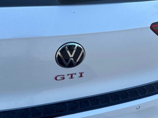 2025 Volkswagen Golf GTI 2.0T SE DSG
