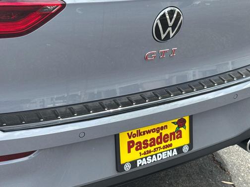 2025 Volkswagen Golf GTI 2.0T SE DSG