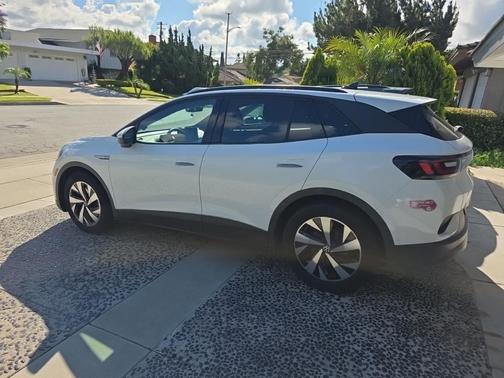 Pure White 2023 Volkswagen ID.4 Pro