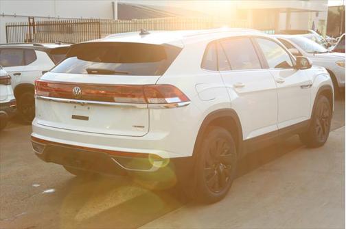 2025 Volkswagen Atlas Cross Sport 2.0T SE w/Technology 4MOTION