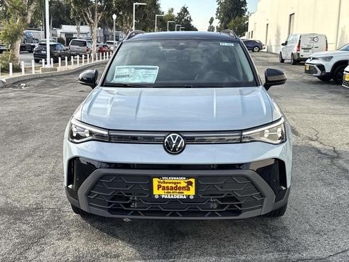 2026 Volkswagen Taos SE Black