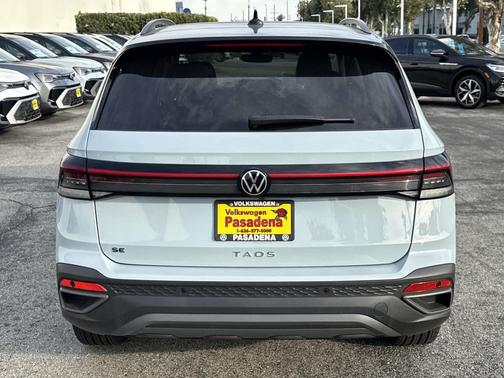 2026 Volkswagen Taos SE Black