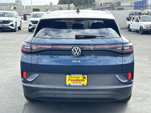 2023 Volkswagen ID.4 Pro