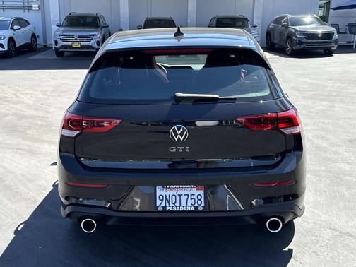 2024 Volkswagen Golf GTI 2.0T SE DSG