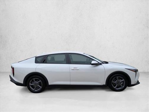 Snow White Pearl 2025 Kia K4 LXS