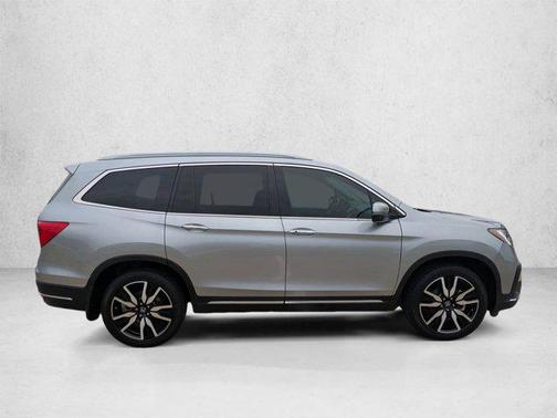 Lunar Silver Metallic 2019 Honda Pilot EX