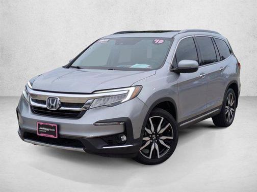 Lunar Silver Metallic 2019 Honda Pilot EX