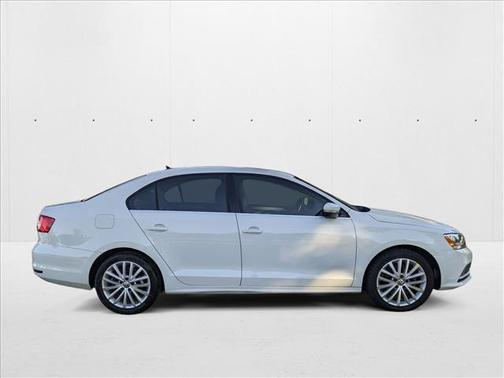 2015 Volkswagen Jetta Auto SE w/Connectivity/Navigation