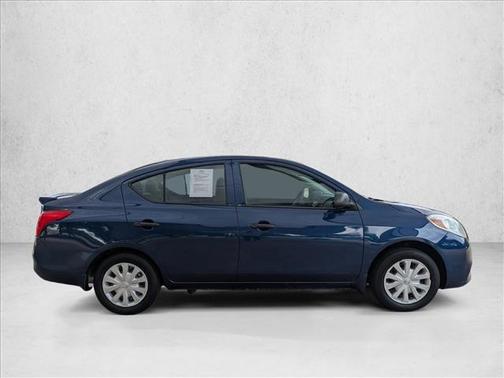Blue Onyx 2014 Nissan Versa 1.6 S+