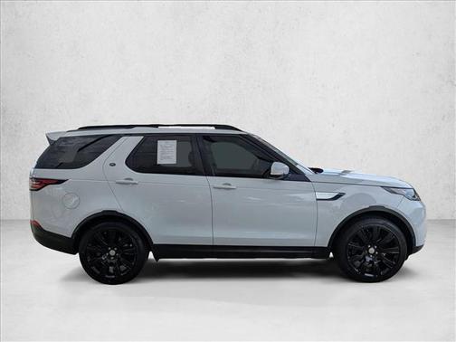 Yulong White Metal 2017 Land Rover Discovery HSE
