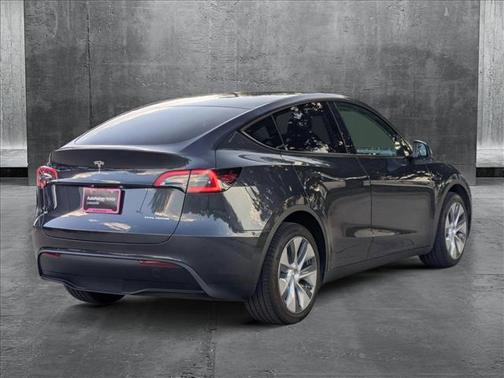 2024 Tesla Model Y Long Range Dual Motor All-Wheel Drive